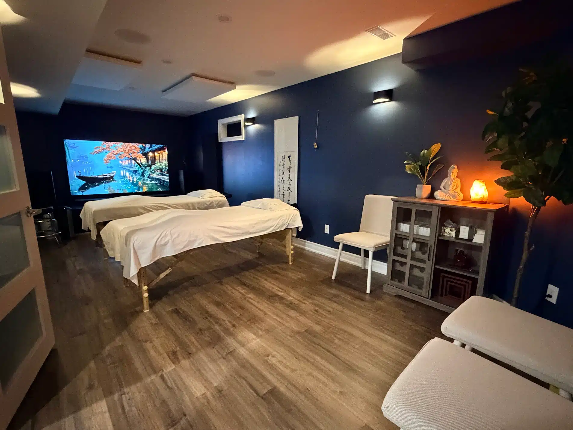 acupuncture clinic treatment room in Mississauga